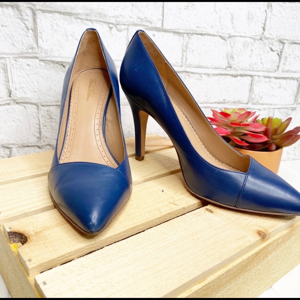 Brooks Brothers 4” Heel Pumps